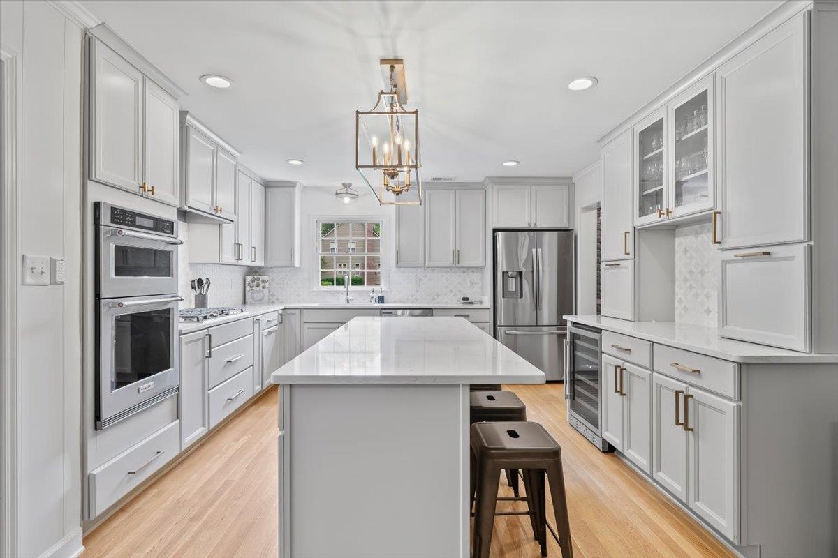 428 ELWOOD LN