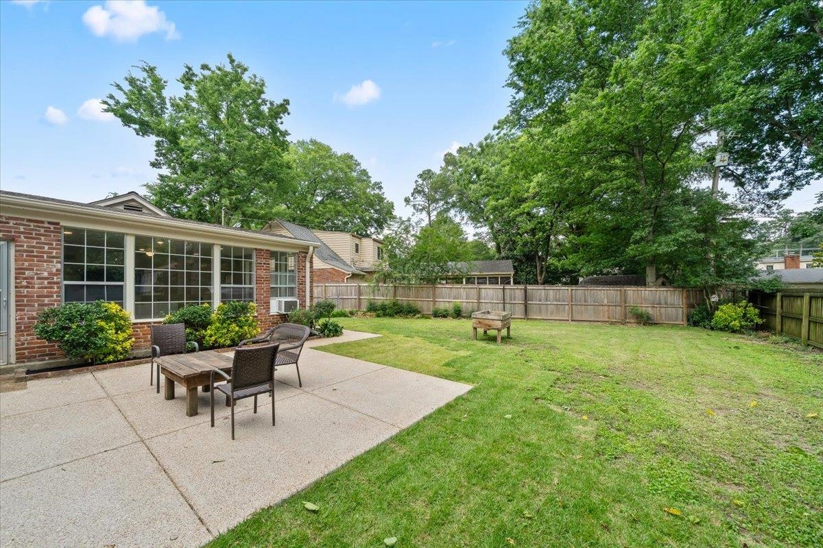 428 ELWOOD LN
