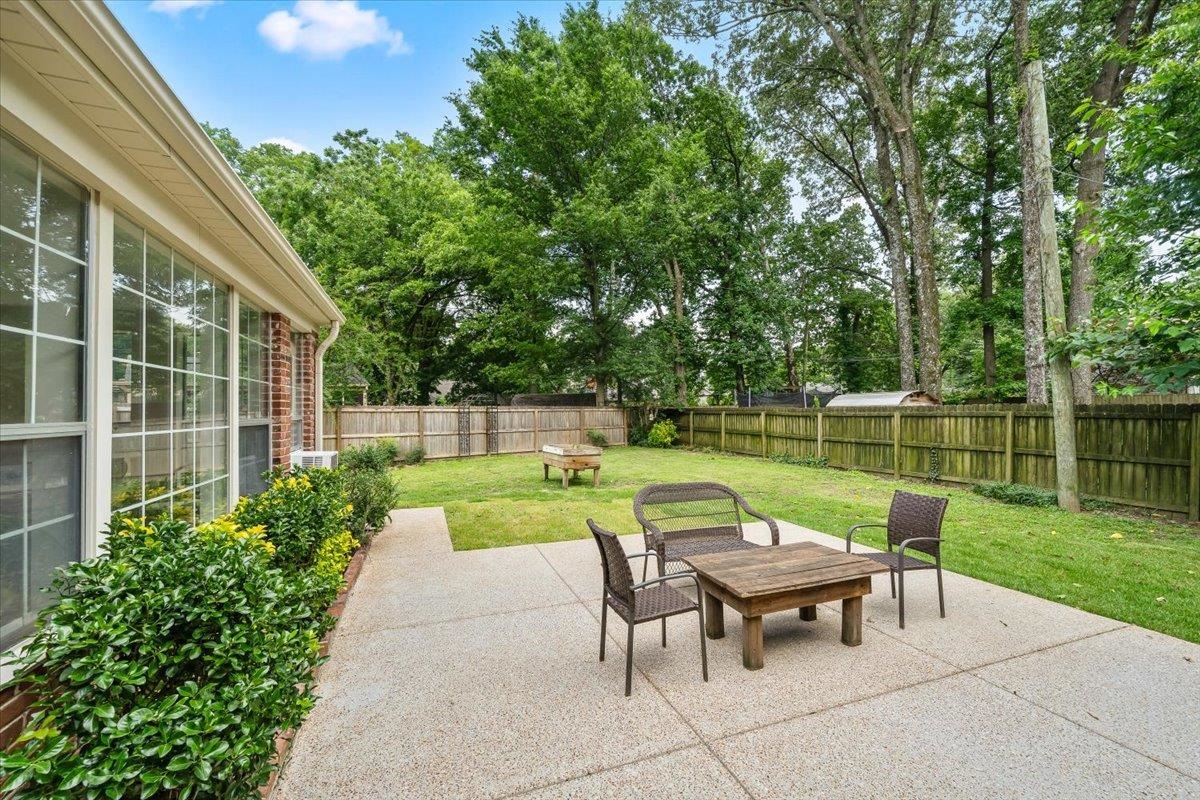 428 ELWOOD LN