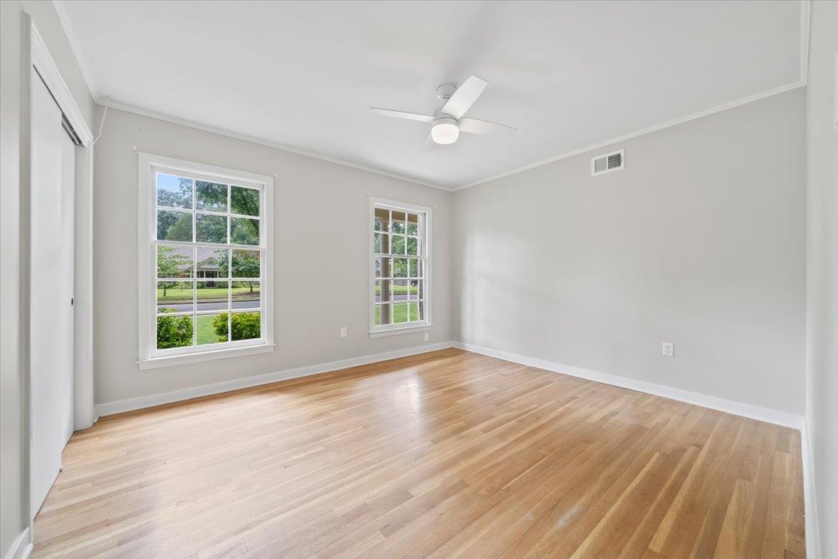 428 ELWOOD LN