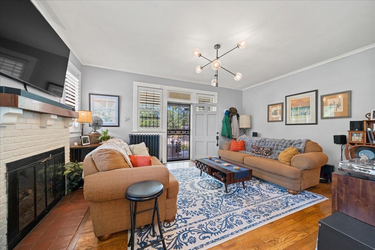 1597 EASTMORELAND AVE