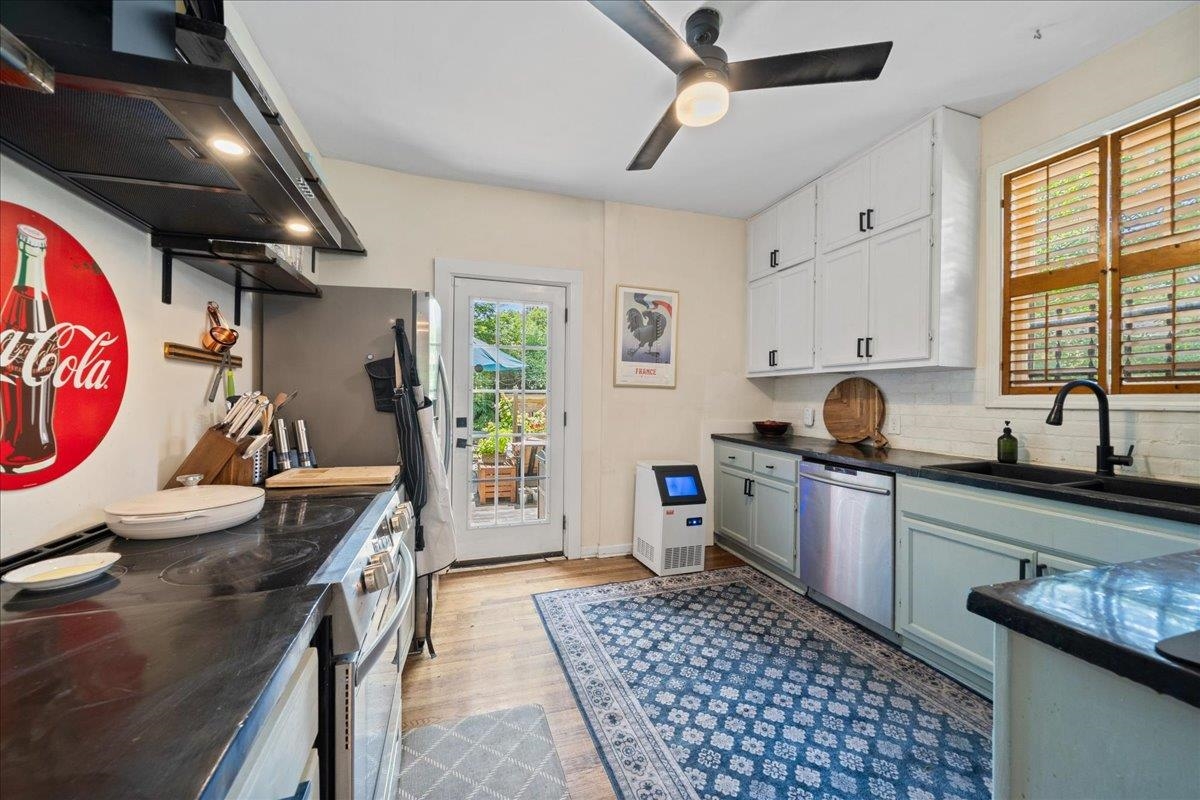 1597 EASTMORELAND AVE