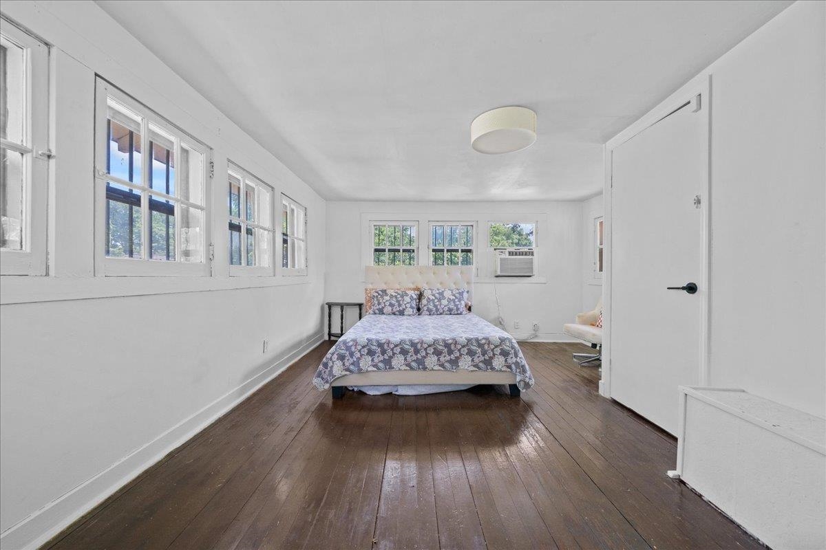 1597 EASTMORELAND AVE