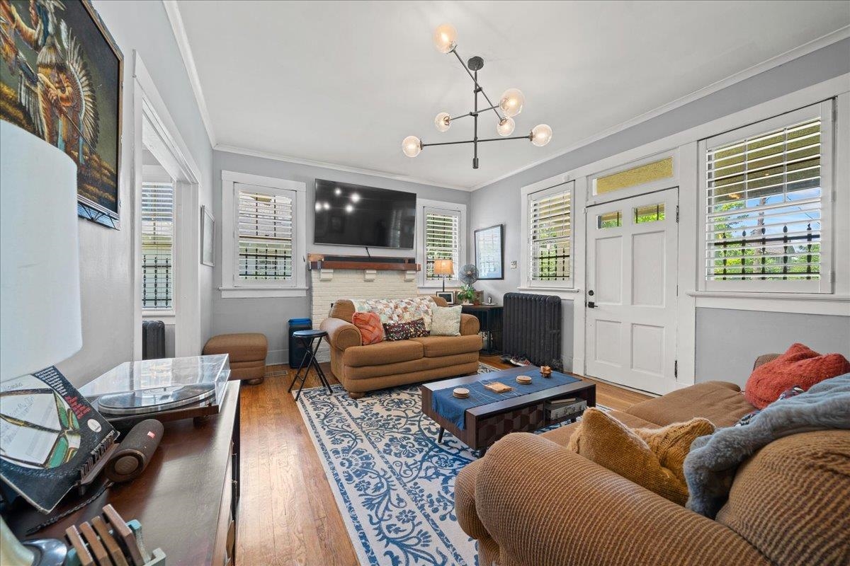 1597 EASTMORELAND AVE