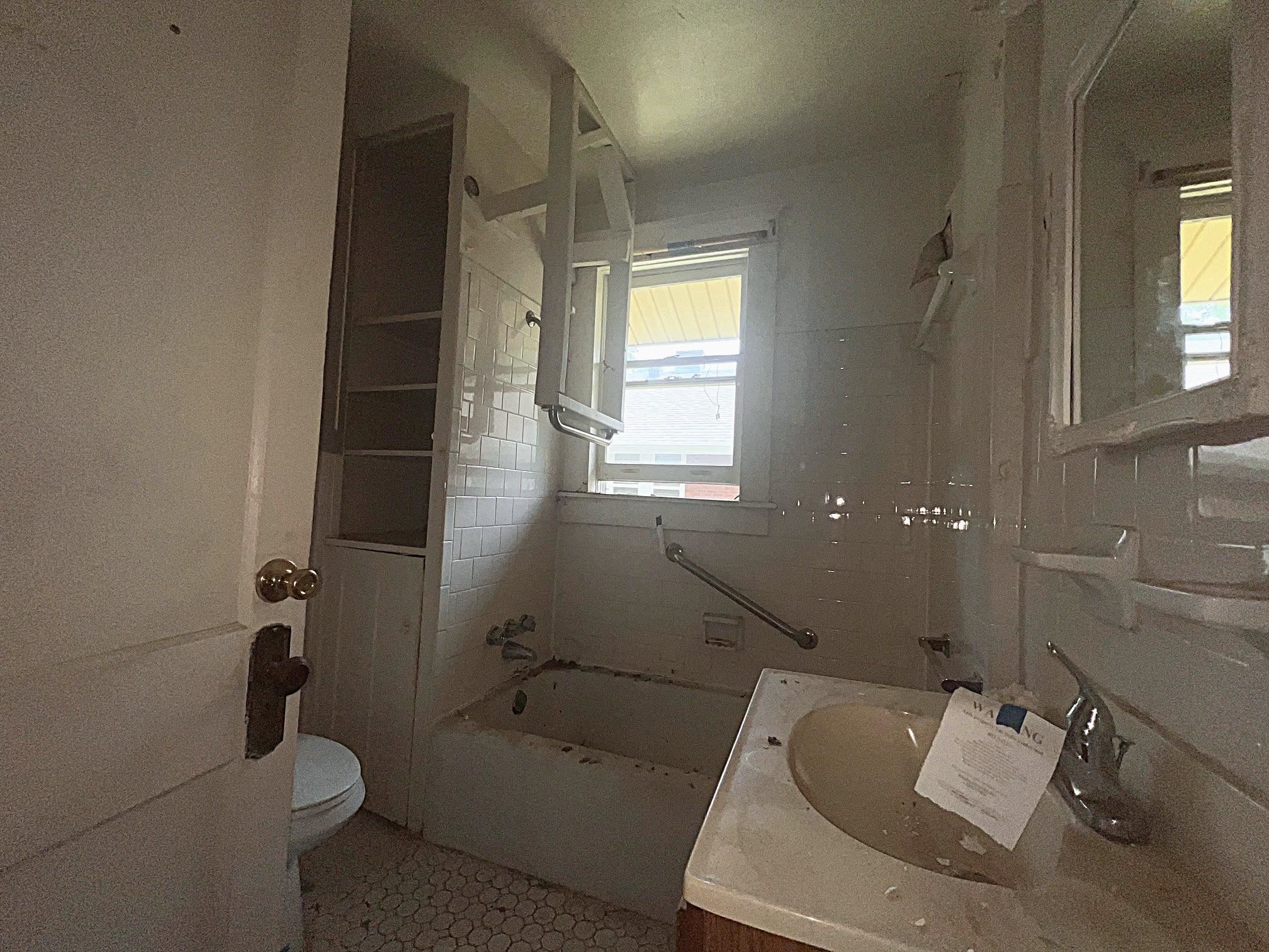 721 INEZ ST