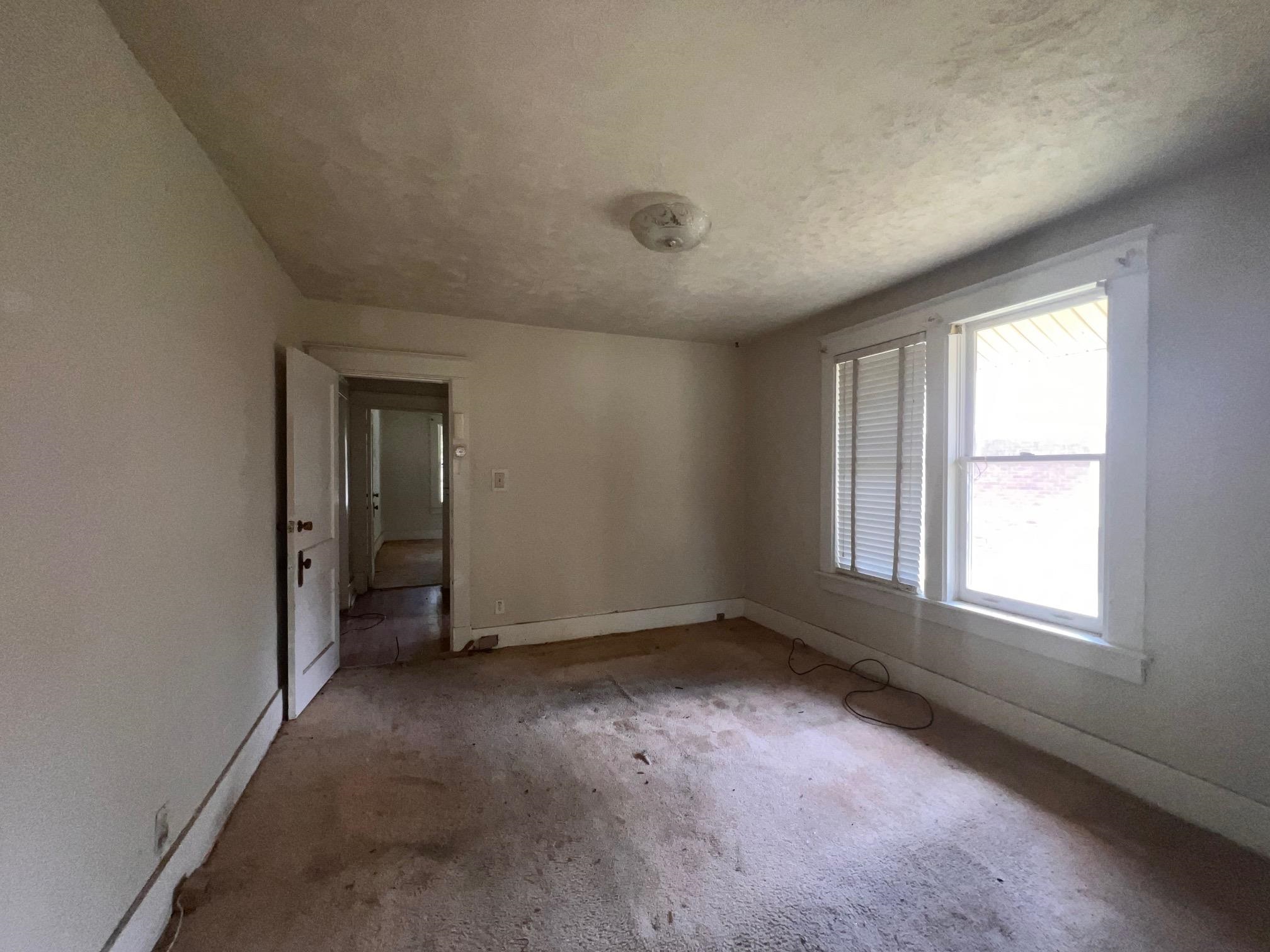 721 INEZ ST