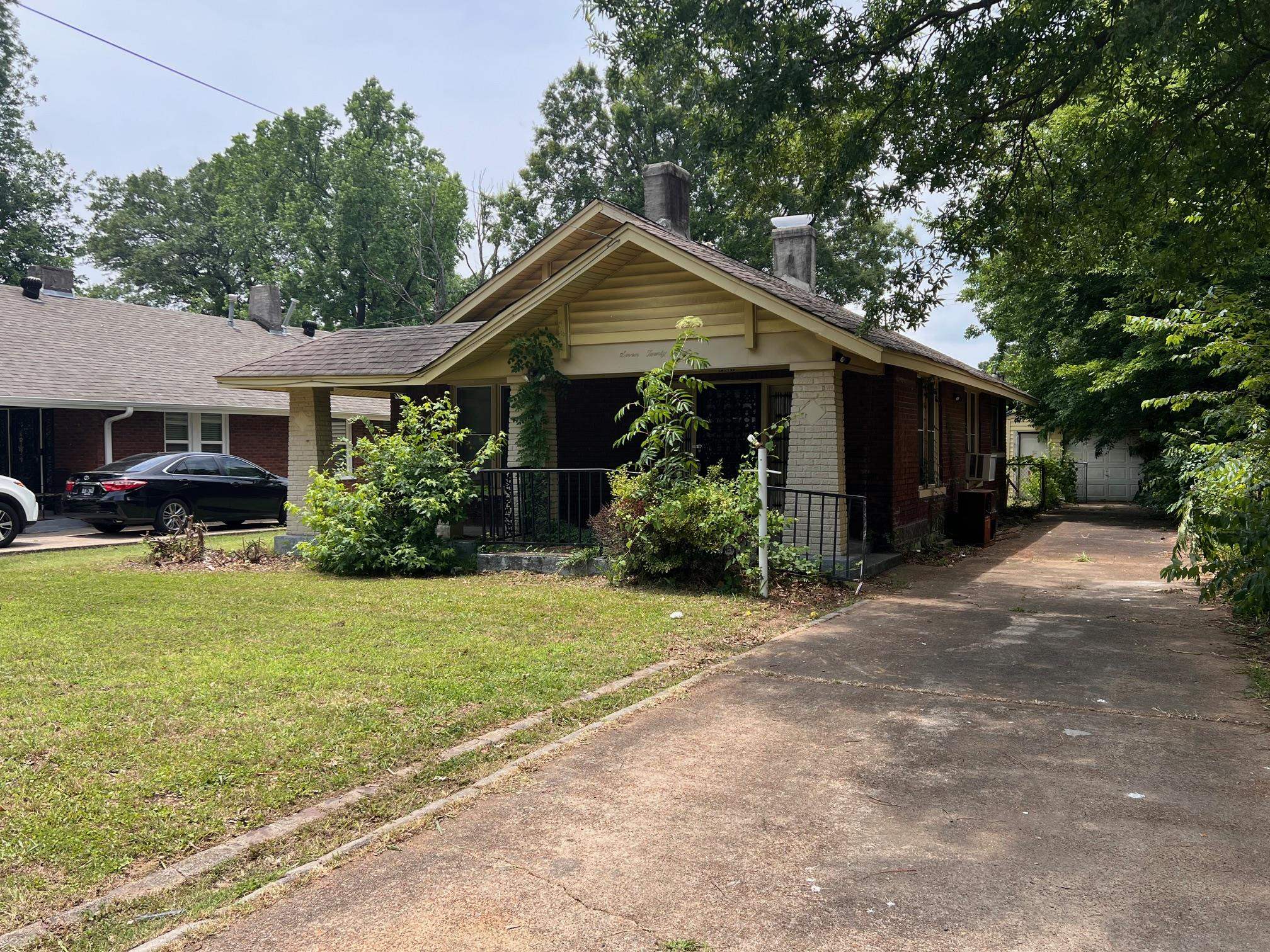 721 INEZ ST
