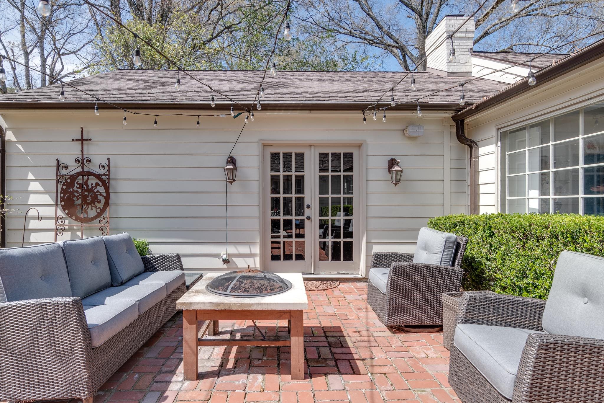 4041 N WALNUT GROVE CIR