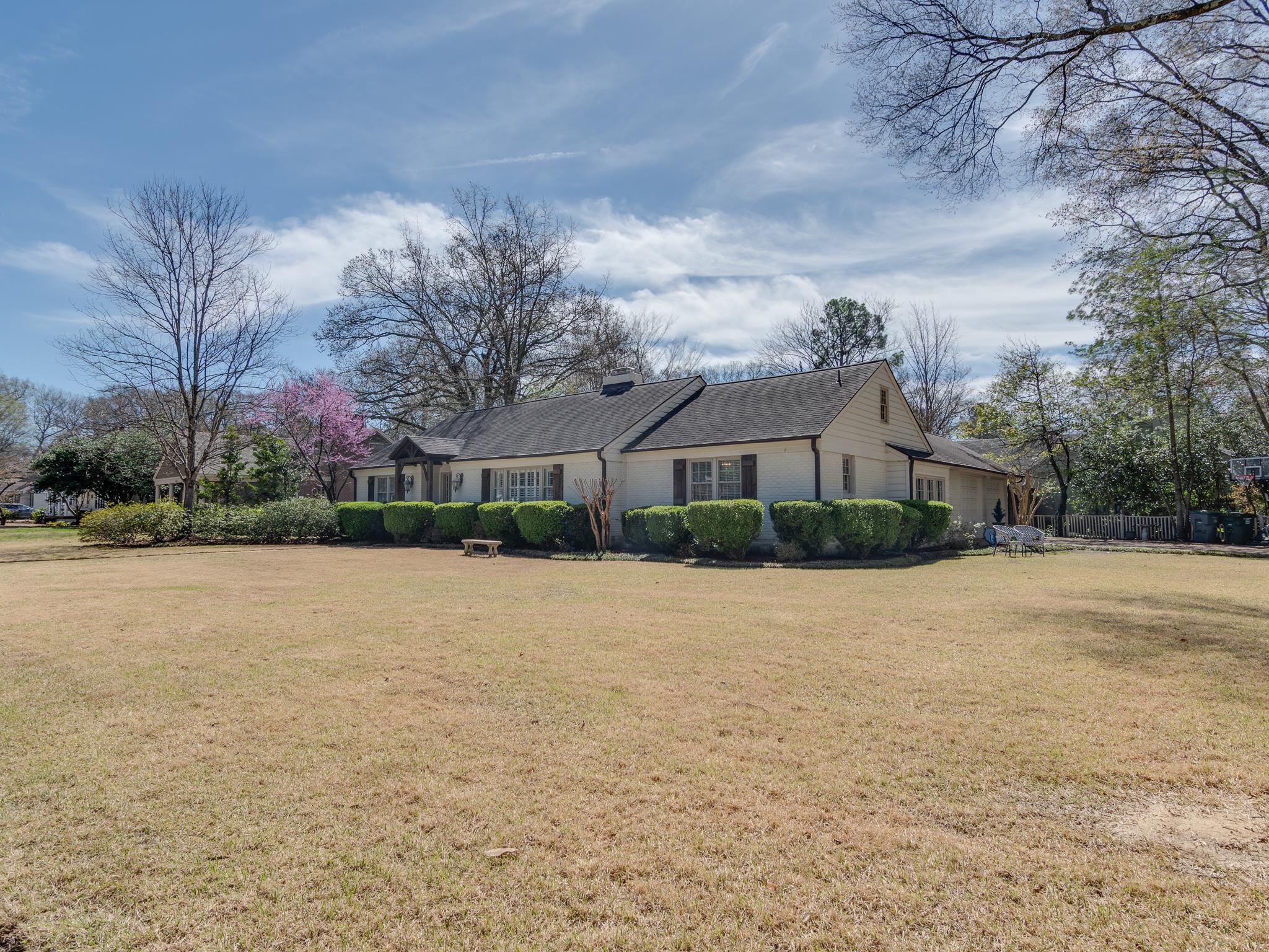 4041 N WALNUT GROVE CIR