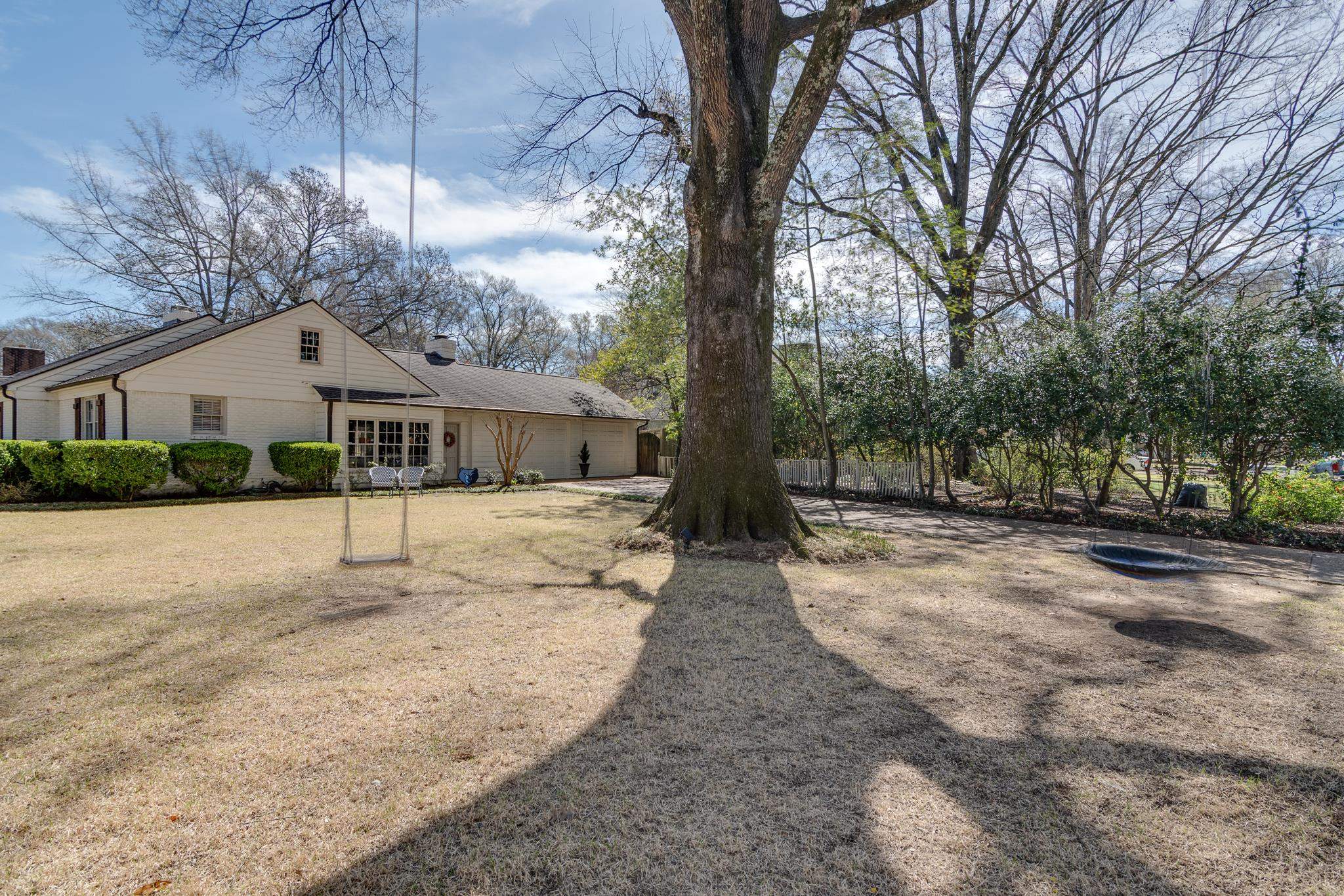 4041 N WALNUT GROVE CIR