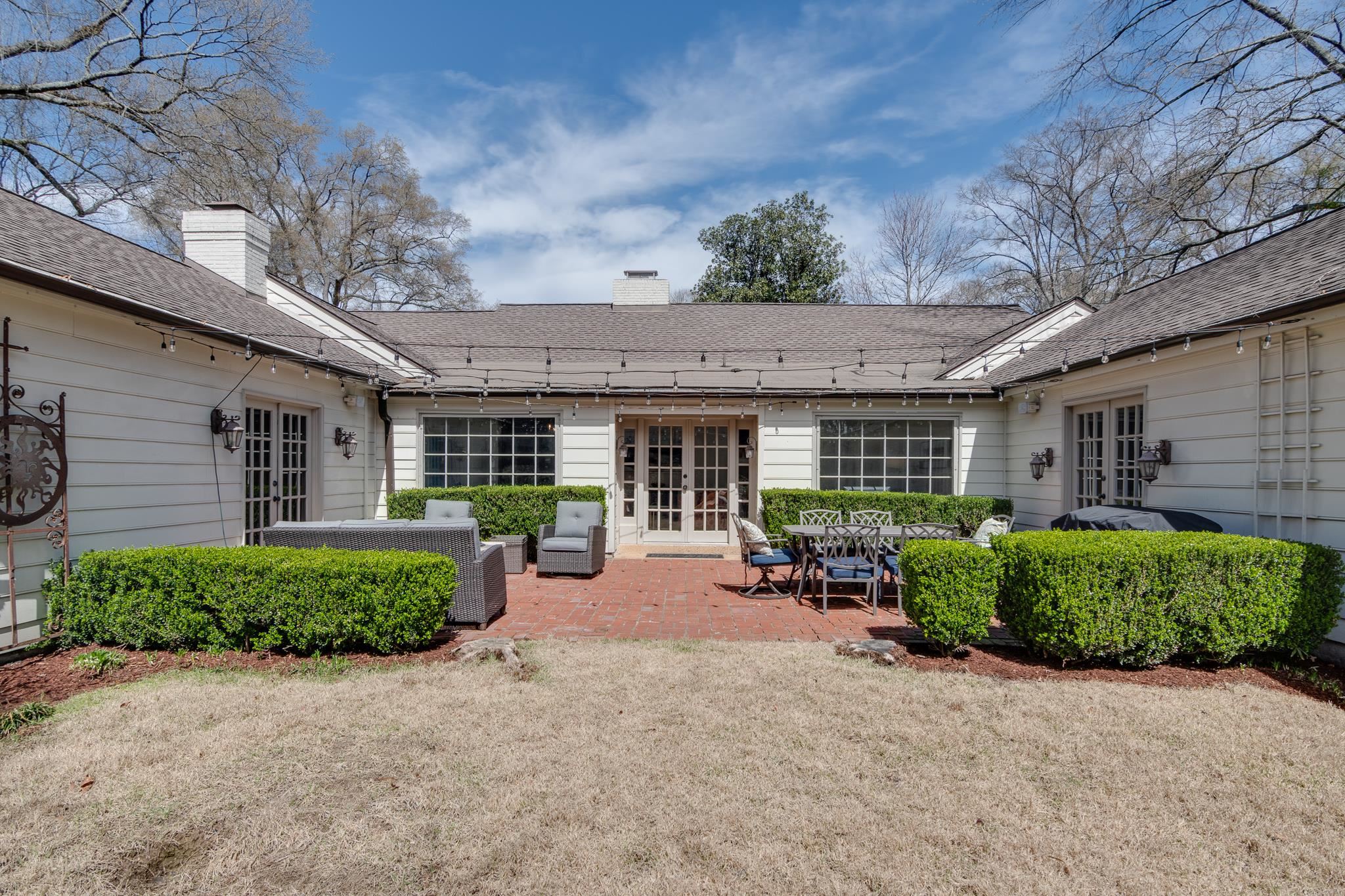 4041 N WALNUT GROVE CIR