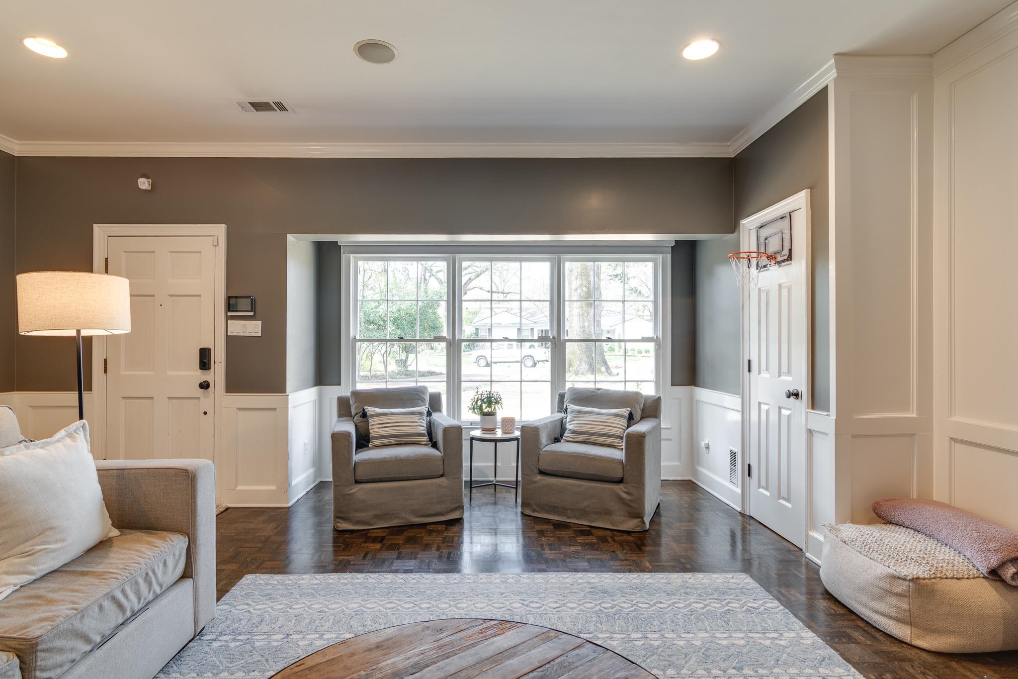 4041 N WALNUT GROVE CIR