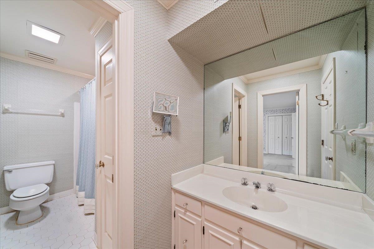 4654 HEMLOCK LN