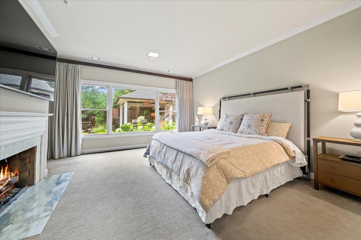 4654 HEMLOCK LN