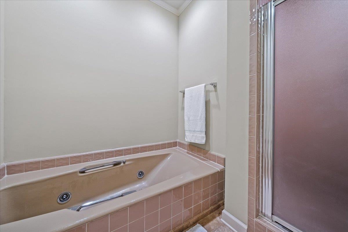 4654 HEMLOCK LN