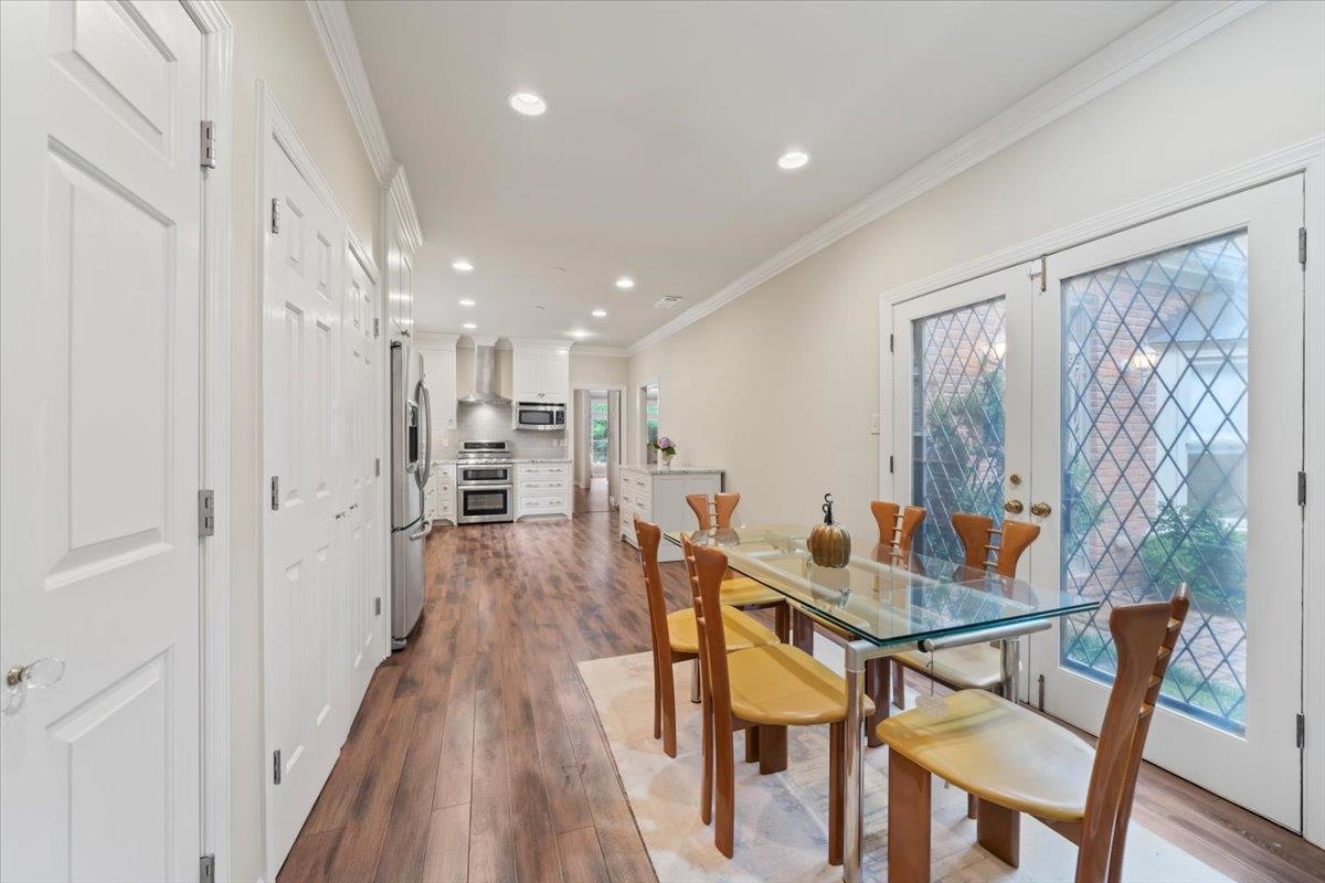 4654 HEMLOCK LN