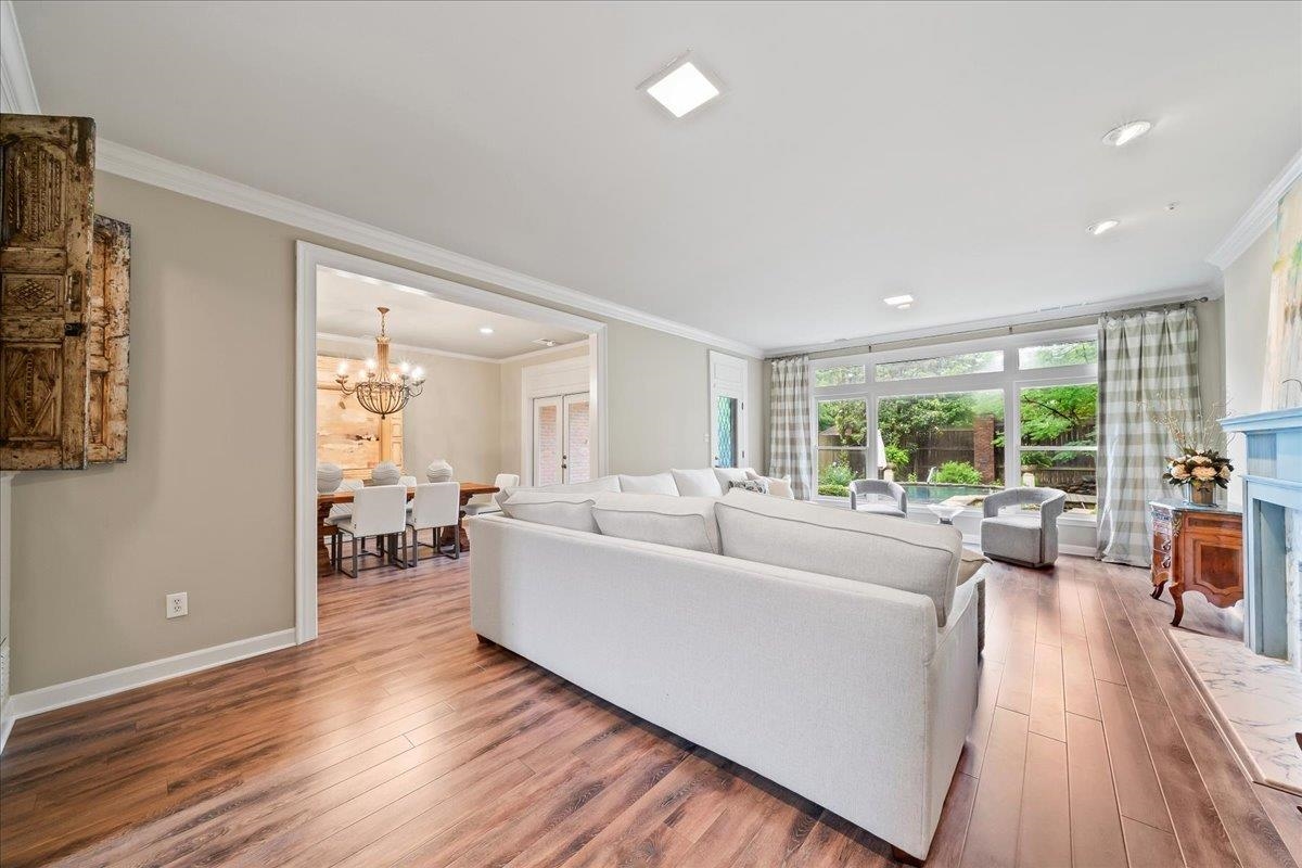 4654 HEMLOCK LN