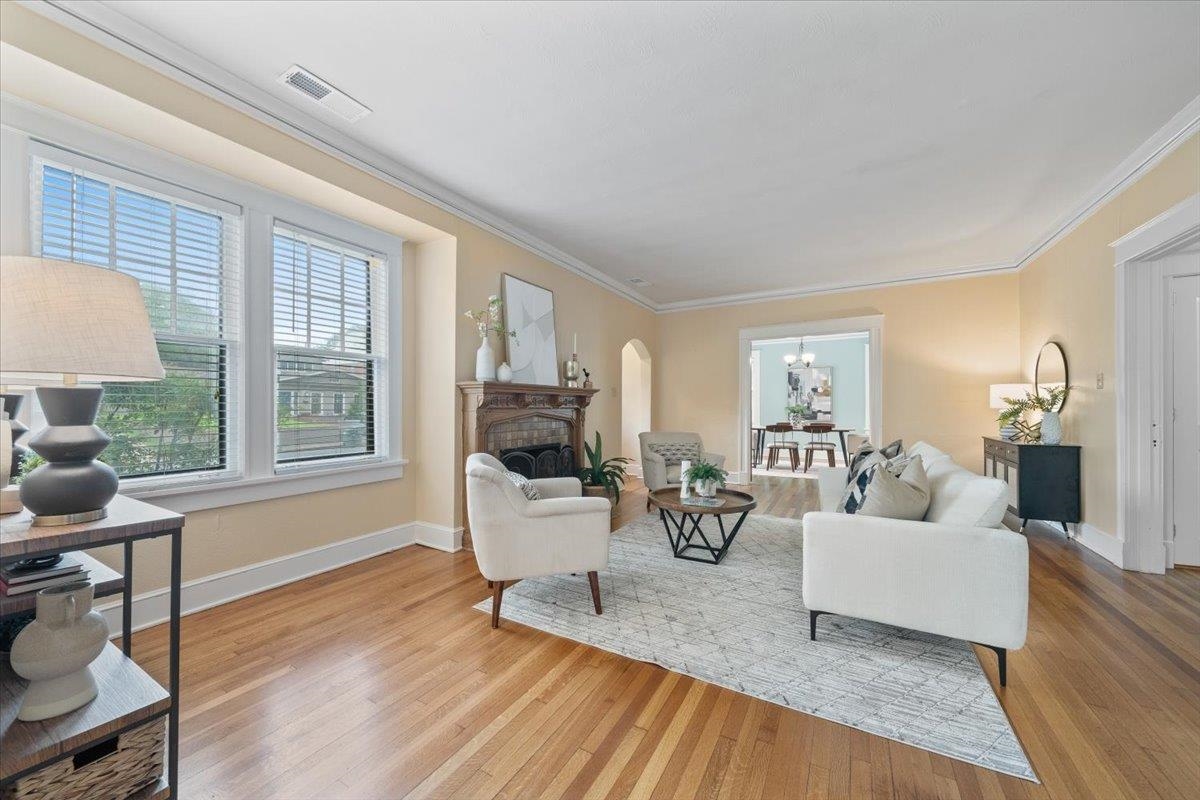 1518 EASTMORELAND AVE