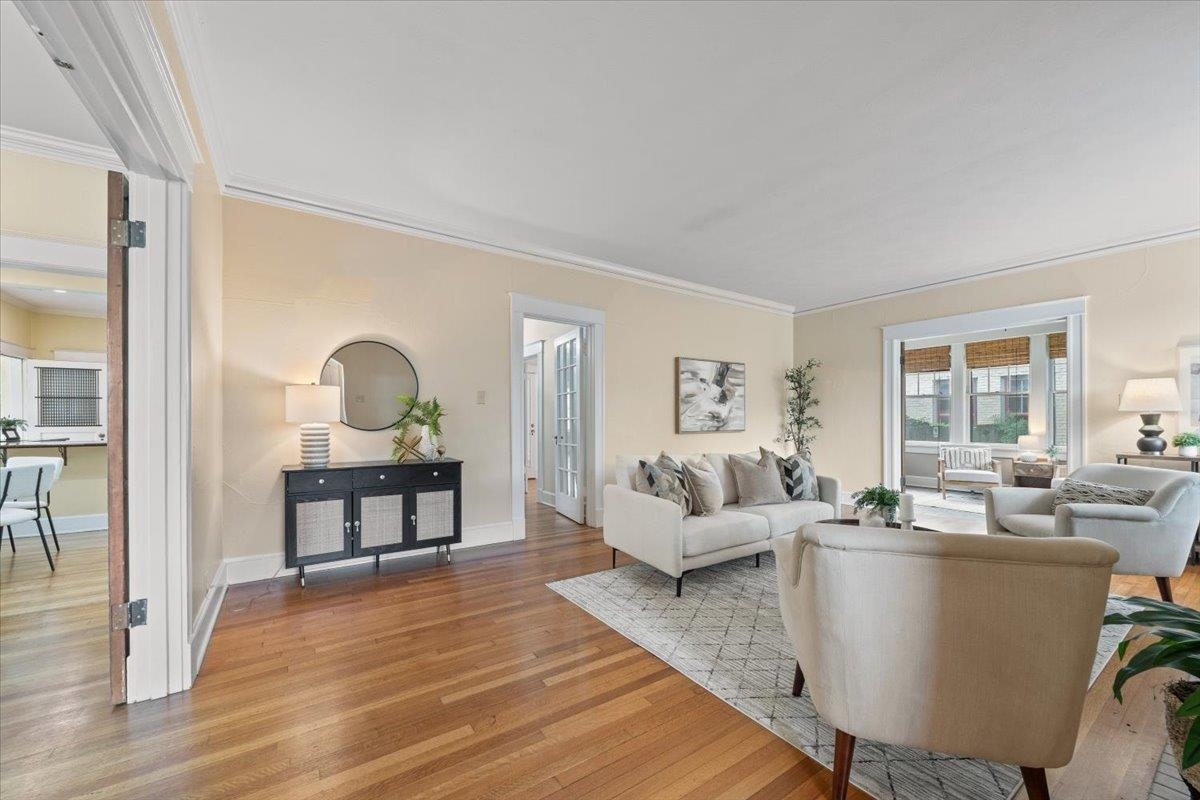 1518 EASTMORELAND AVE