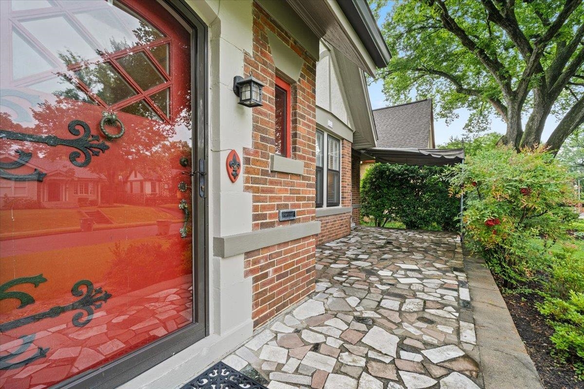 1518 EASTMORELAND AVE