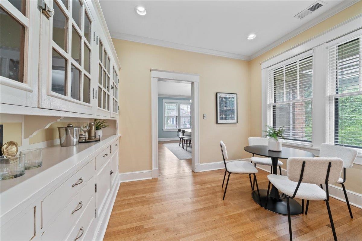 1518 EASTMORELAND AVE