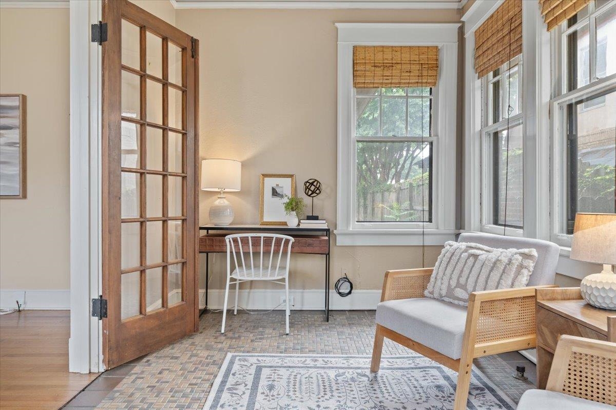 1518 EASTMORELAND AVE