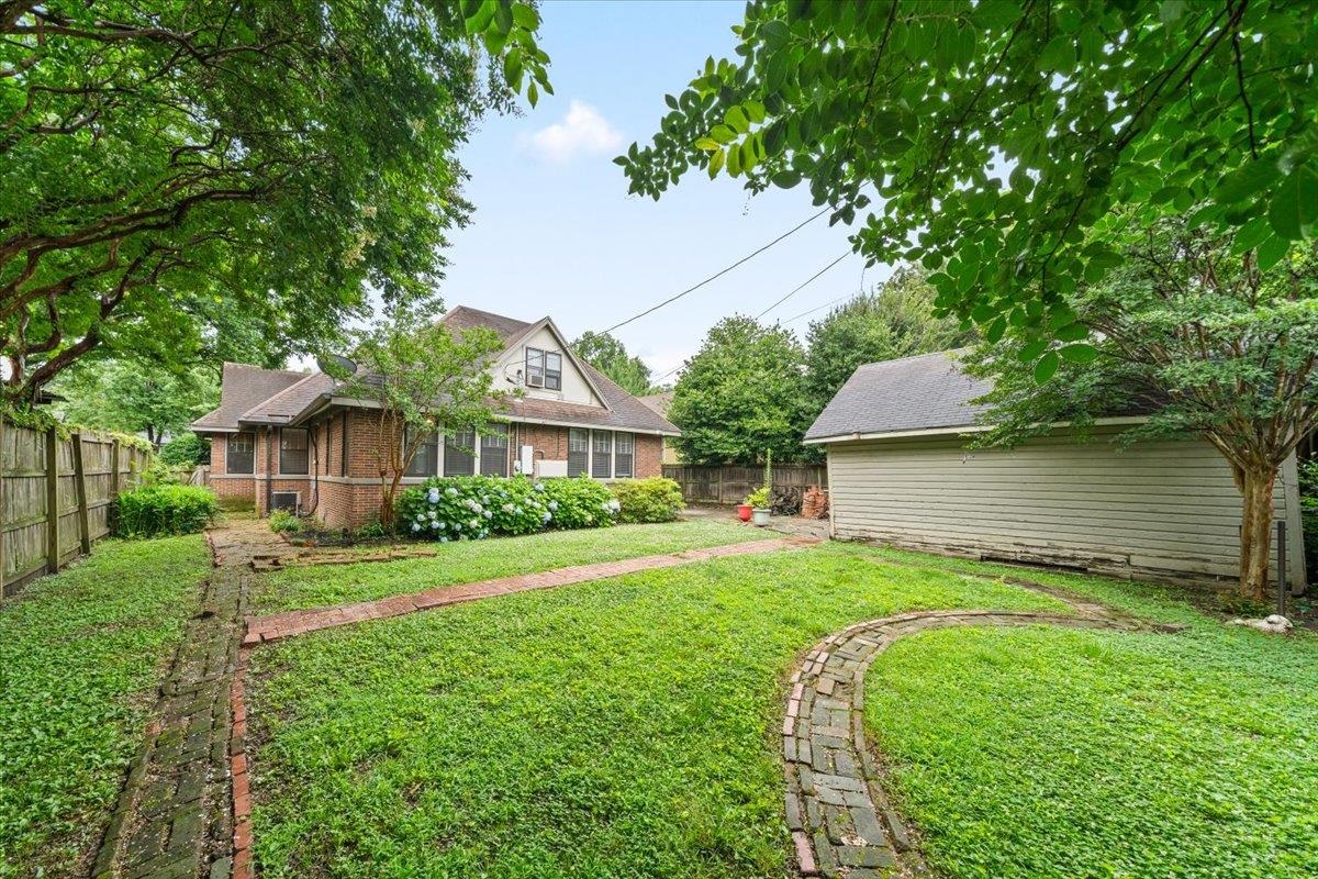 1518 EASTMORELAND AVE