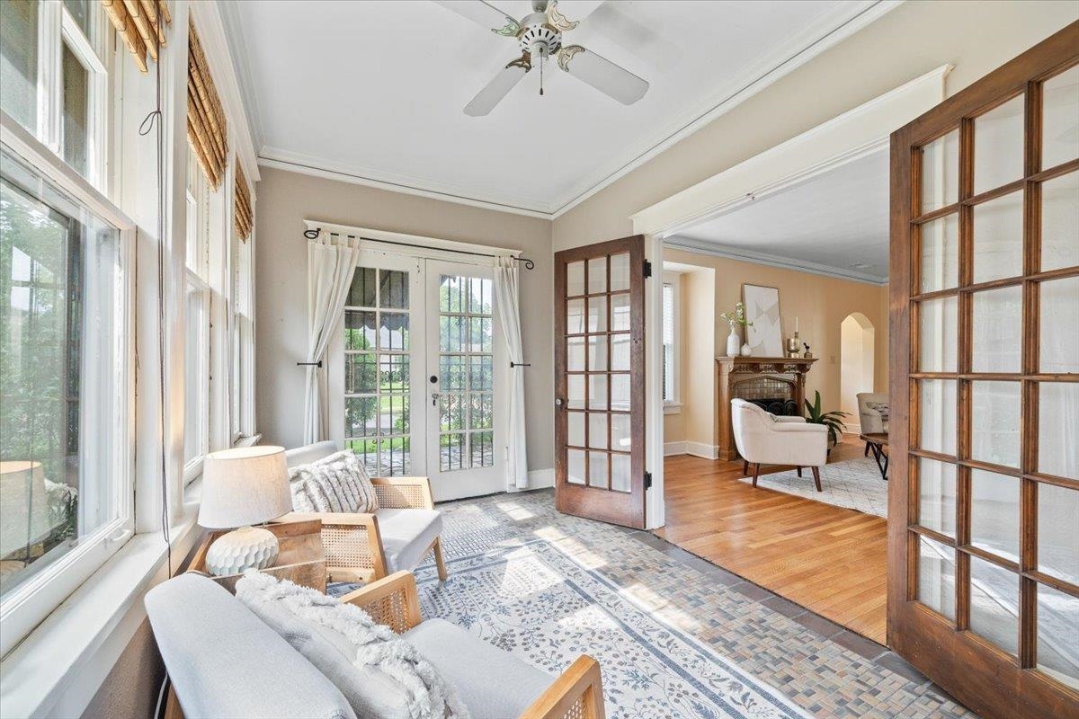 1518 EASTMORELAND AVE