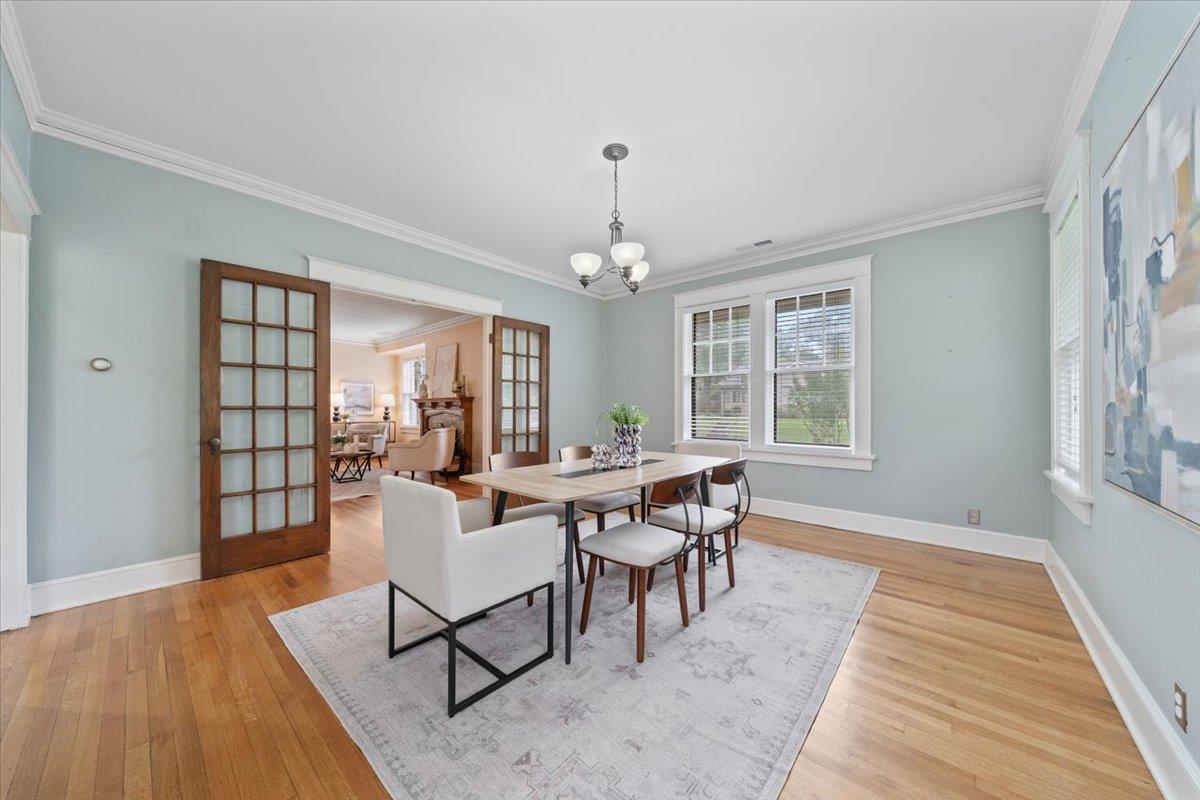 1518 EASTMORELAND AVE