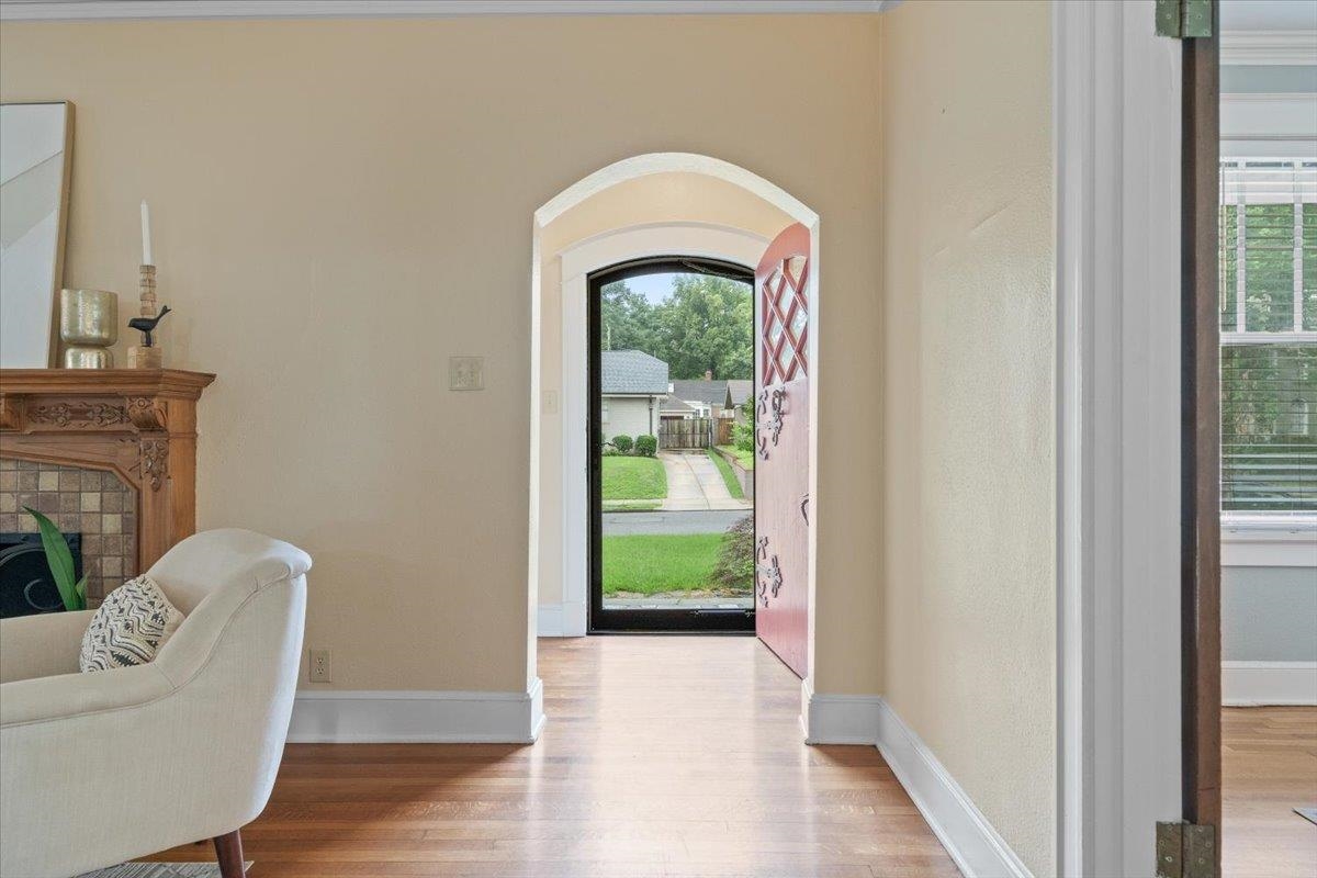 1518 EASTMORELAND AVE