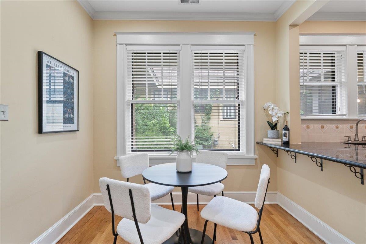 1518 EASTMORELAND AVE