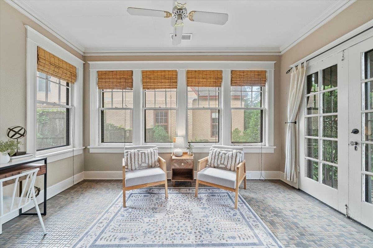 1518 EASTMORELAND AVE