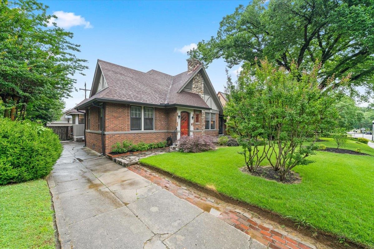 1518 EASTMORELAND AVE