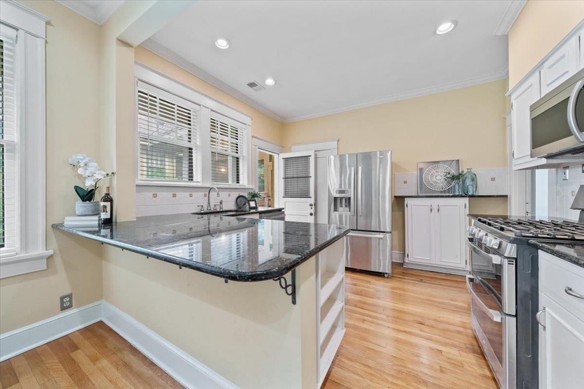 1518 EASTMORELAND AVE