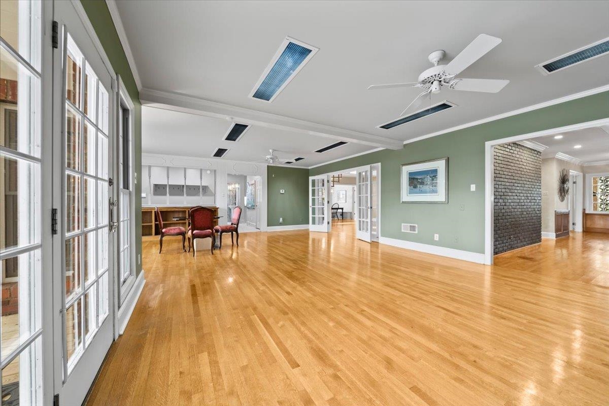 1095 FAIR MEADOW RD