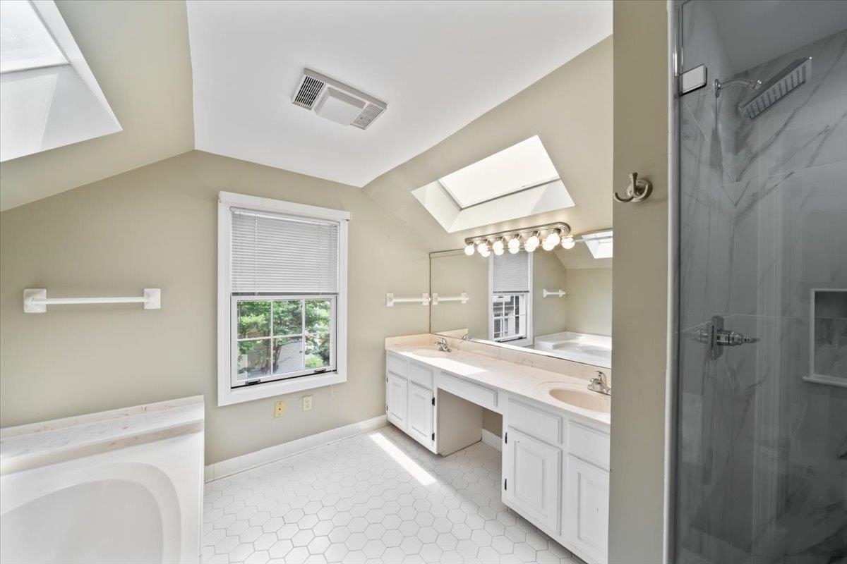 1095 FAIR MEADOW RD
