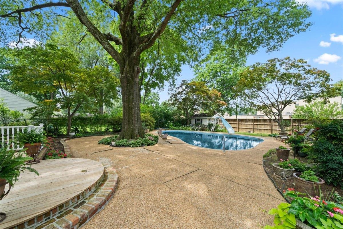 1095 FAIR MEADOW RD