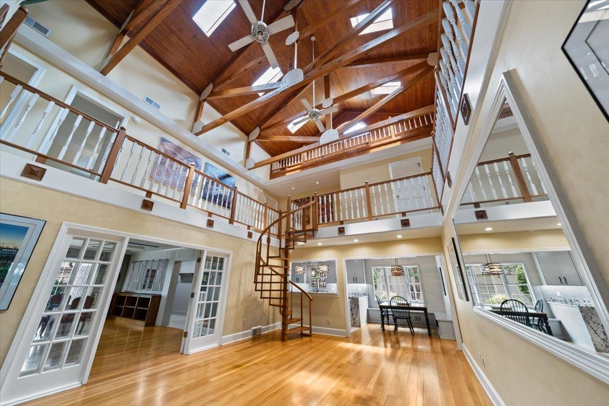 1095 FAIR MEADOW RD