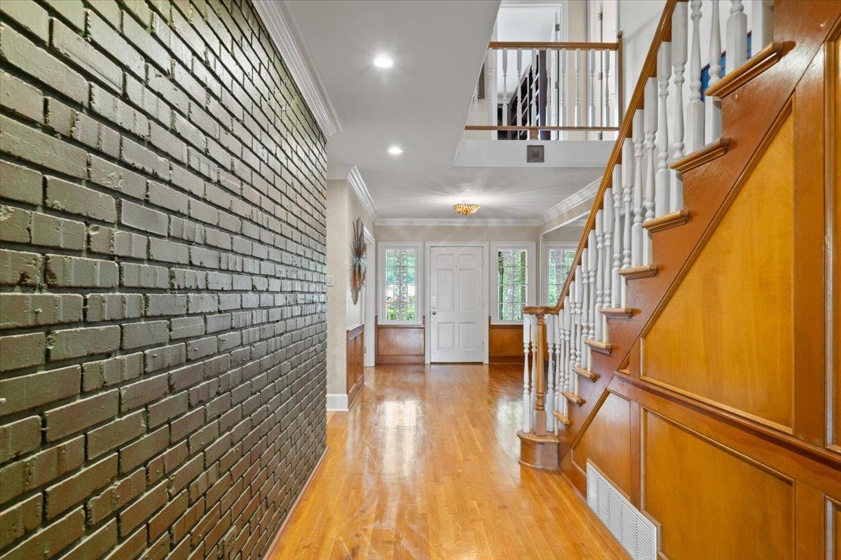 1095 FAIR MEADOW RD