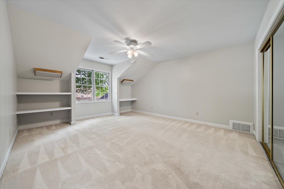 1095 FAIR MEADOW RD