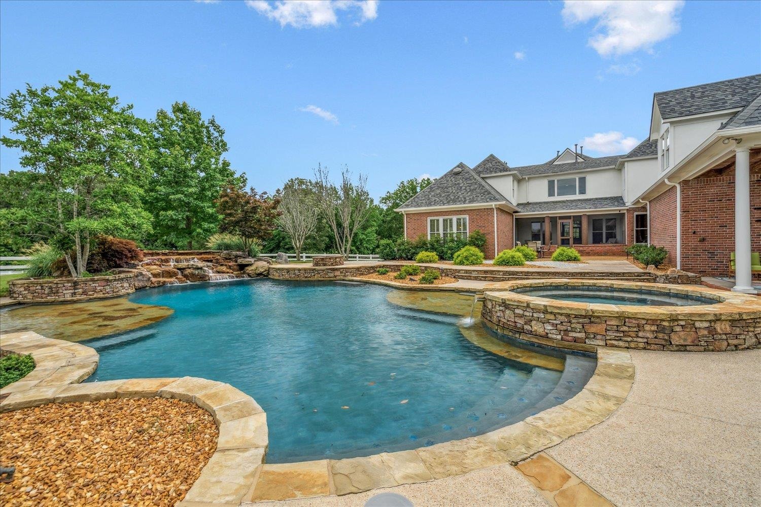 2165 LATTING HILLS CV