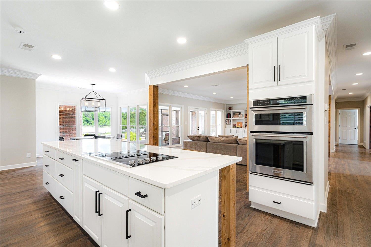 2165 LATTING HILLS CV