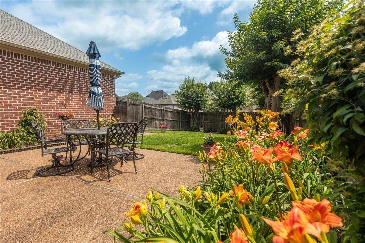 1506 WOLF BEND RD