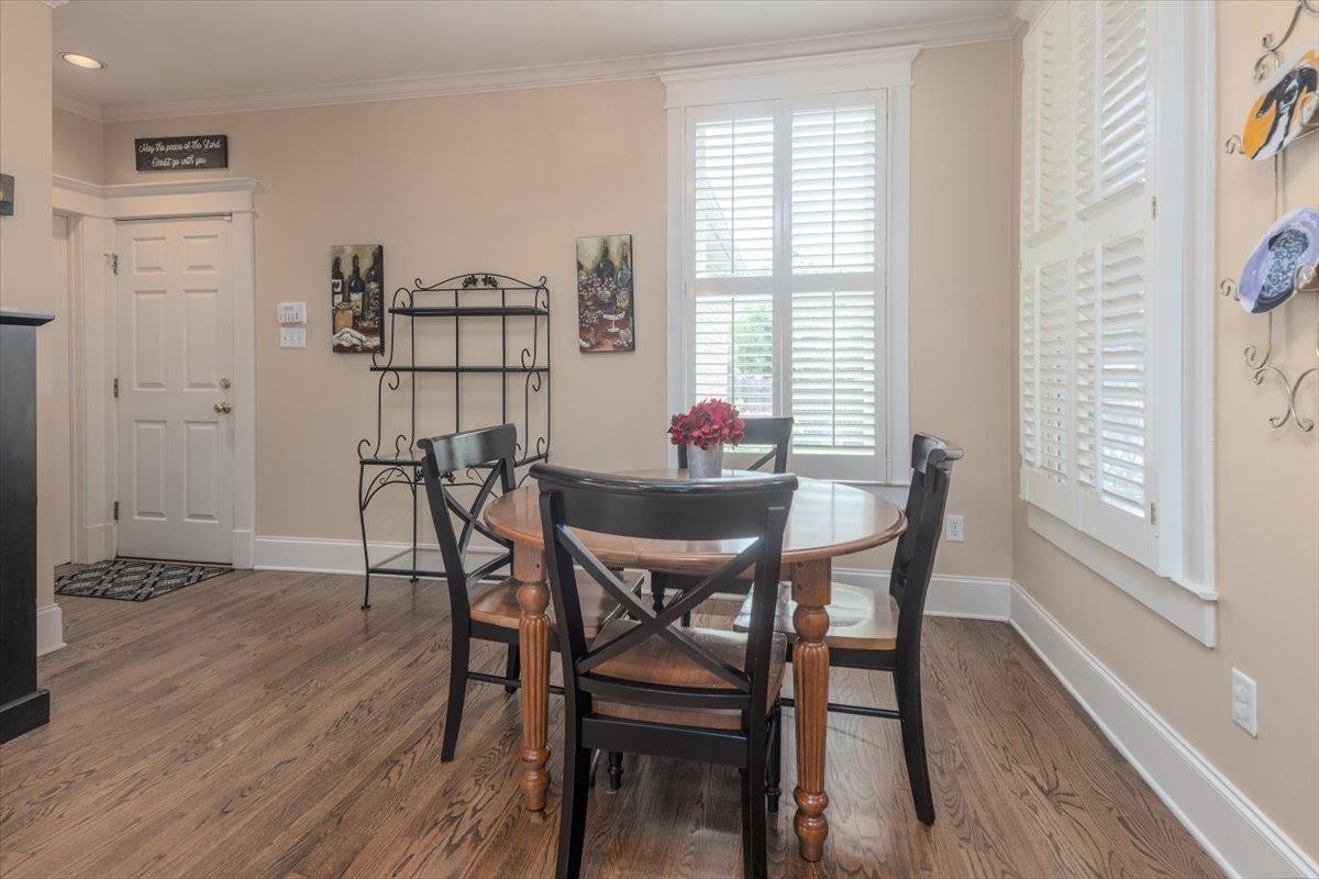 1506 WOLF BEND RD