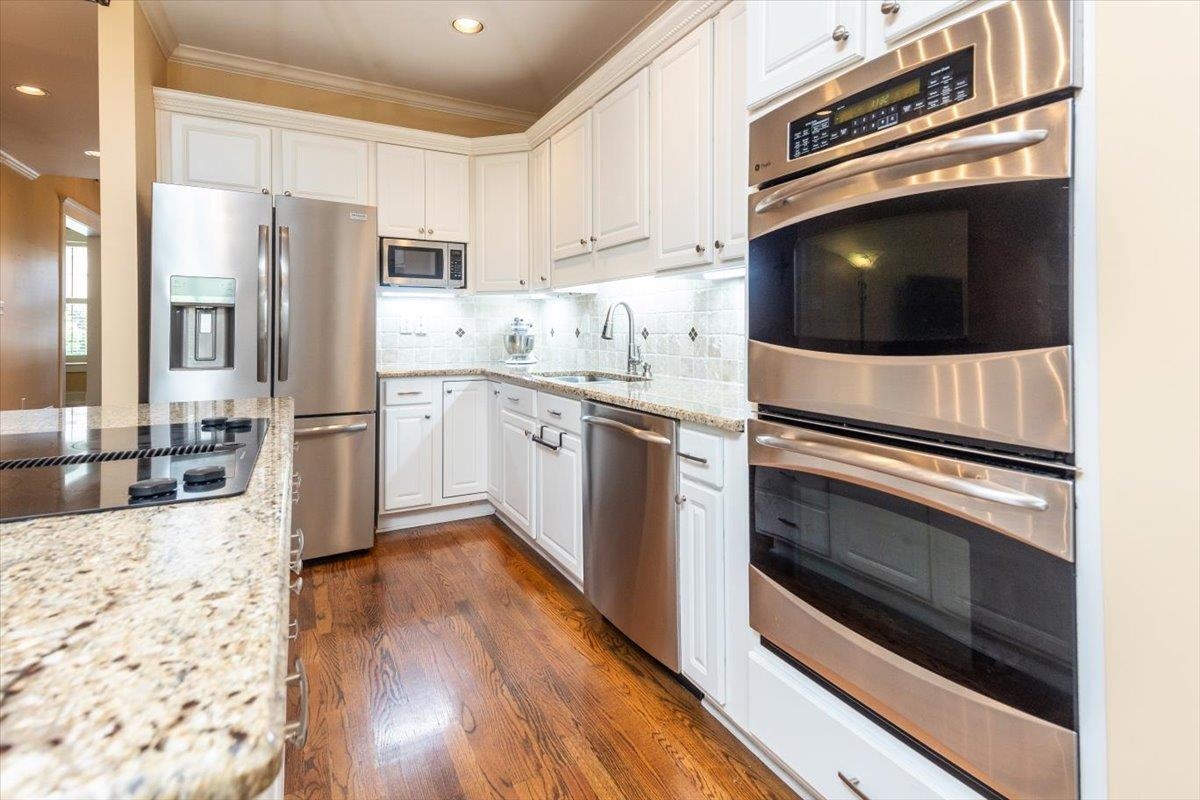 1506 WOLF BEND RD