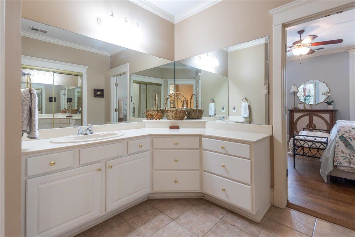1506 WOLF BEND RD
