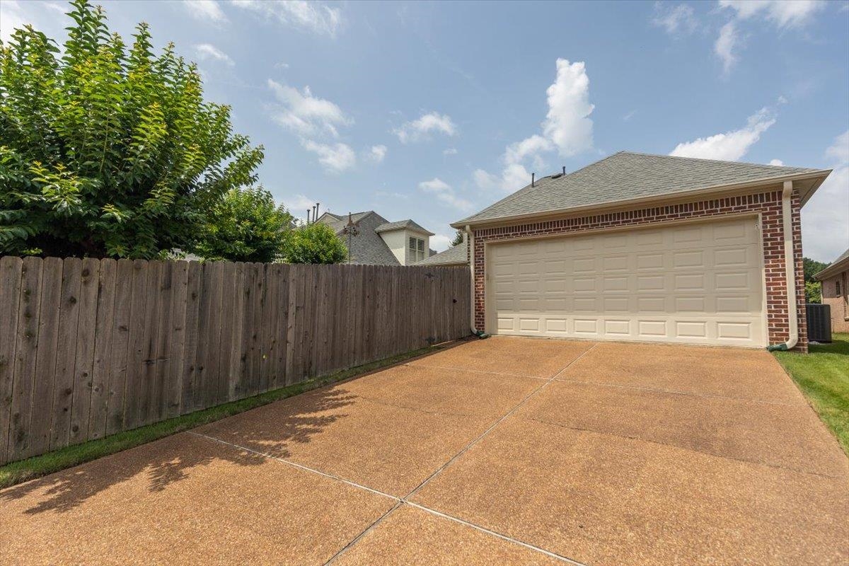 1506 WOLF BEND RD