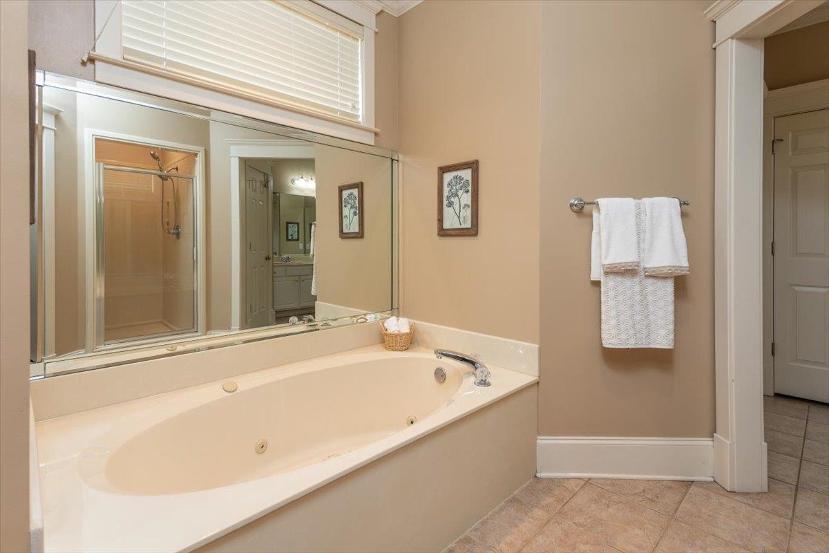 1506 WOLF BEND RD