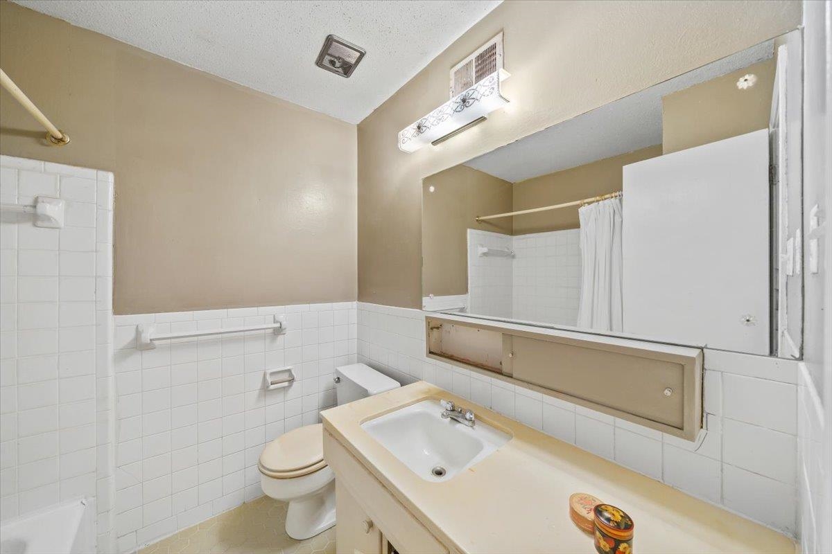 875 S YATES RD Unit: 4