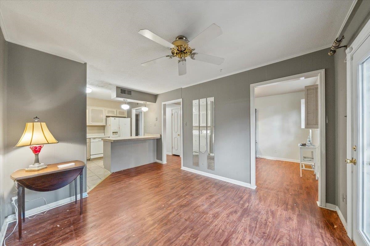 875 S YATES RD Unit: 4